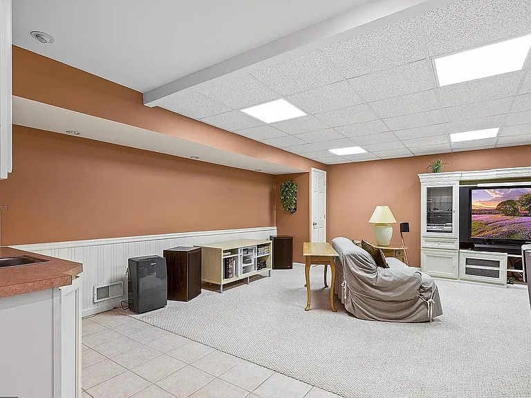 387 Wheatfield Cir — Photo 29