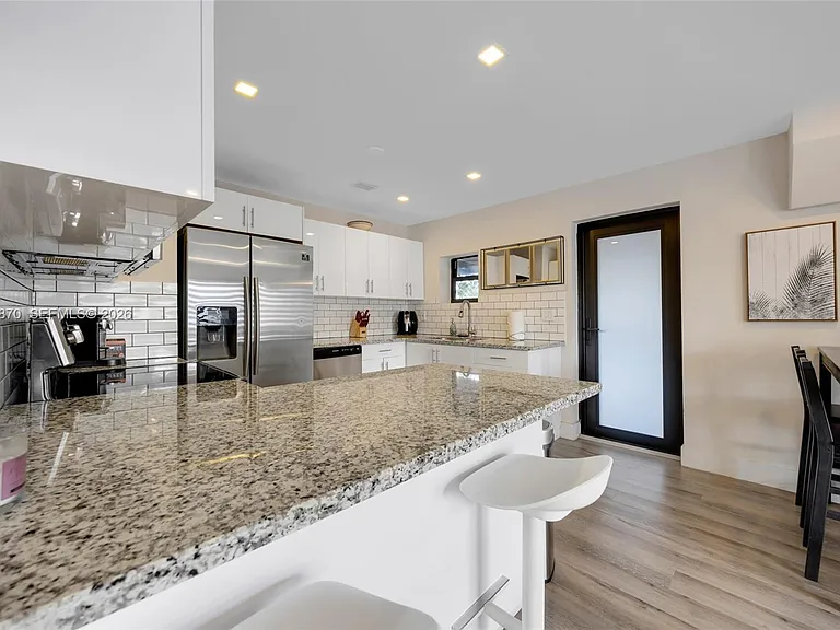 5612 NW 11th Ave — Photo 11