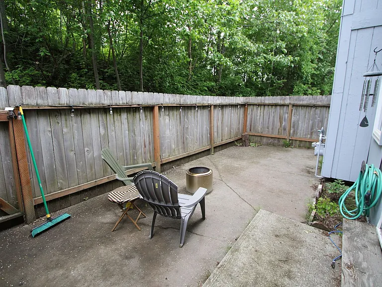 2230 Daybreak Ct — Photo 12