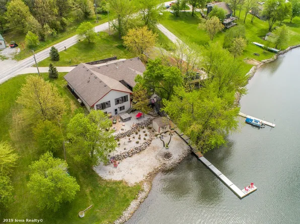 9305 Diamondhead Dr, Dexter, IA 50070