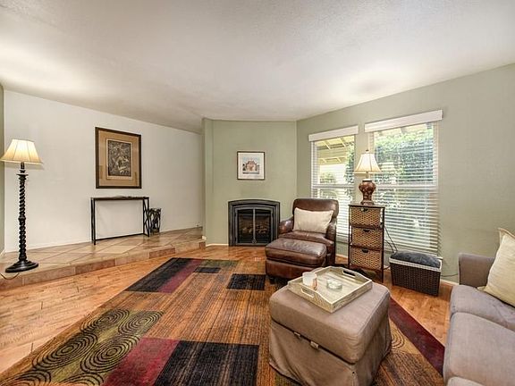 5th image of 417 Safflower Pl
