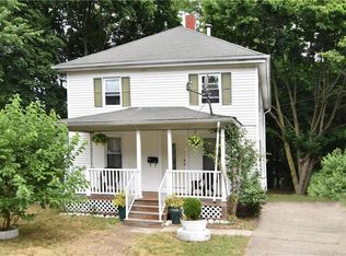 292 Roger Williams Ave, Rumford, RI 02916