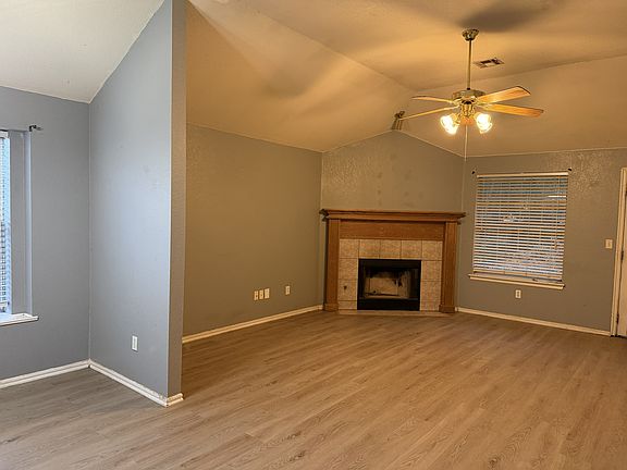 2nd image of 1408 Buena Vista Cir