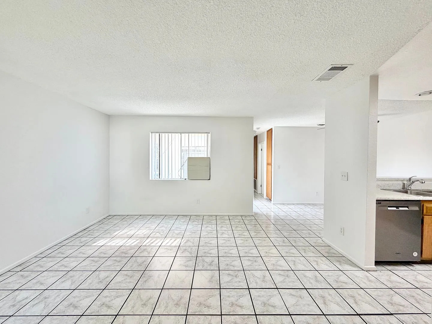 Available Now!! 3 Bedroom 2 Bathroom Duplex In Cathedral City! — Photo 1