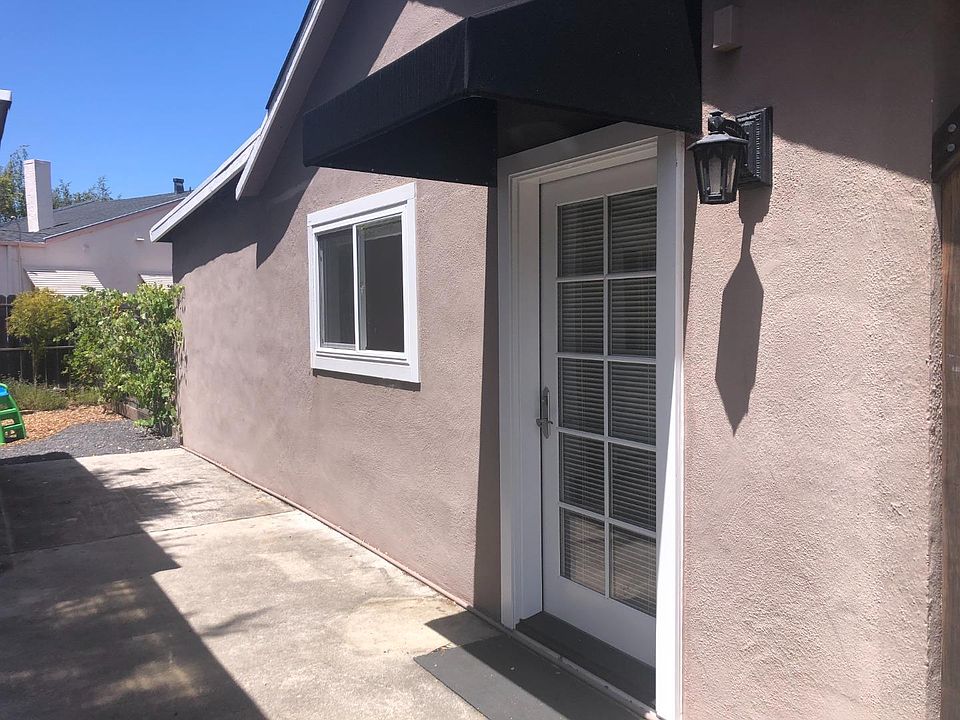 1st image of 1324 Edgehill Dr #A