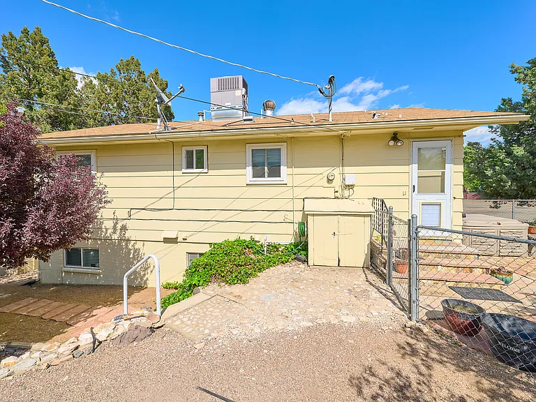 210 Daniels Dr #U — Photo 1