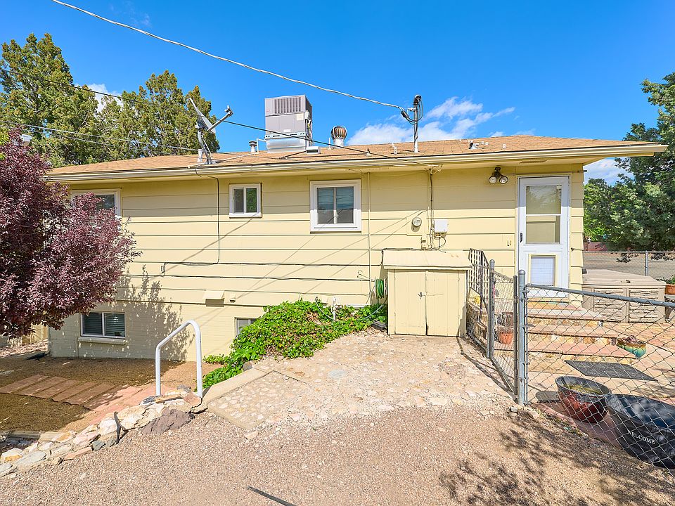 1st image of 210 Daniels Dr #U