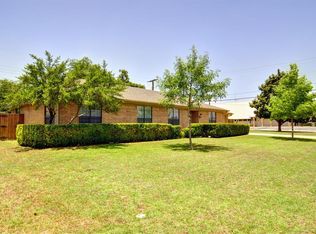 3800 Springbranch Dr, Benbrook, TX 76116