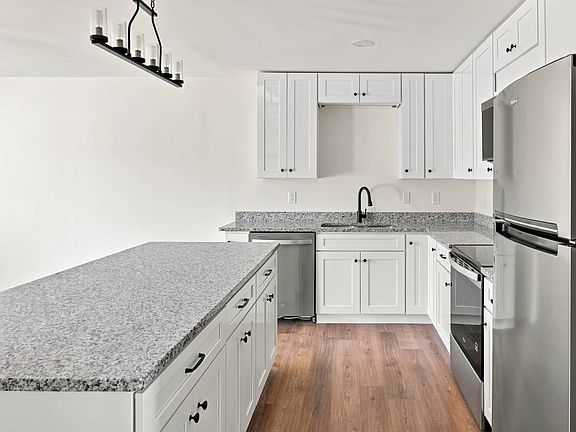 5th image of 1316 Old Windmill Cir