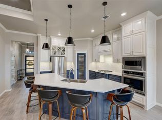 2825 Clover Field Dr, Edmond, OK 73034
