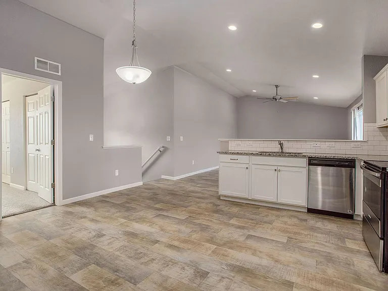 3054 Ivy Wood Cir — Photo 3