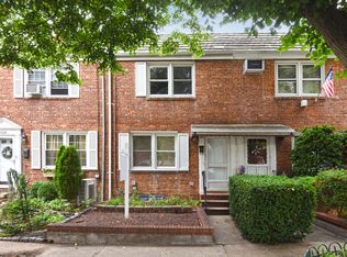 624 160th St, Flushing, NY 11357