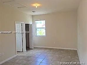 Kendall Commons Residenti — Photo 4