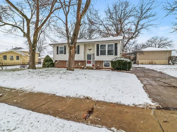 424 Wildrose Dr, Hobart, IN 46342