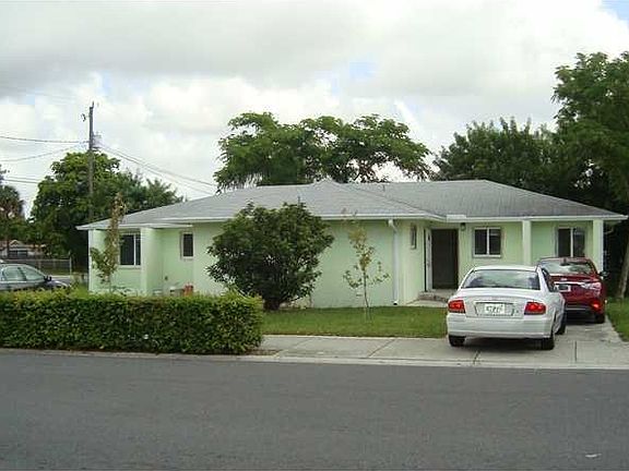 3rd image of 1221 NW 1st St