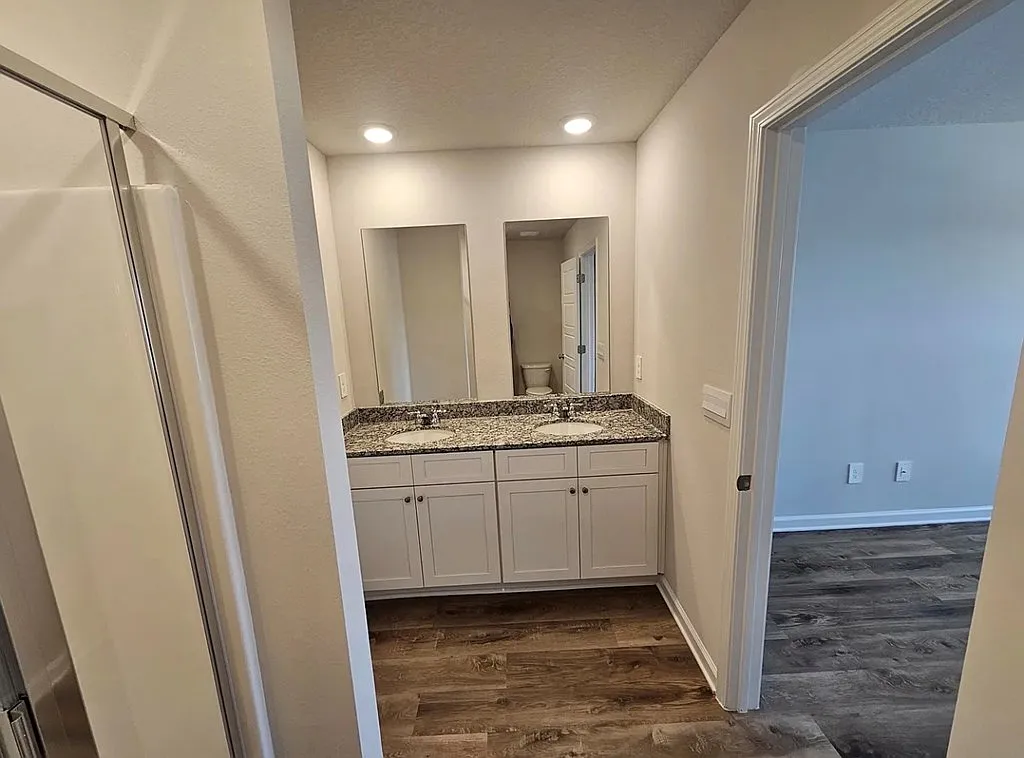 3 bed, 2.5 bath, 1498 sqft, $1,550 — Photo 3