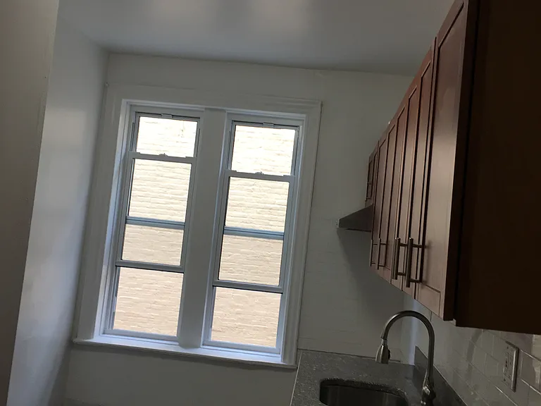 2030 E 12th St #1 — Photo 15