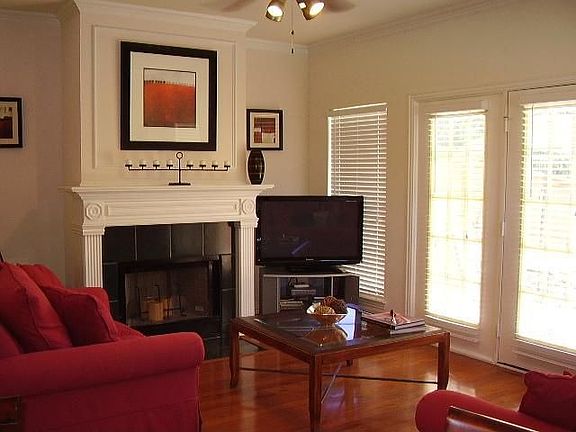 2nd image of 2476 Southcourt Cir