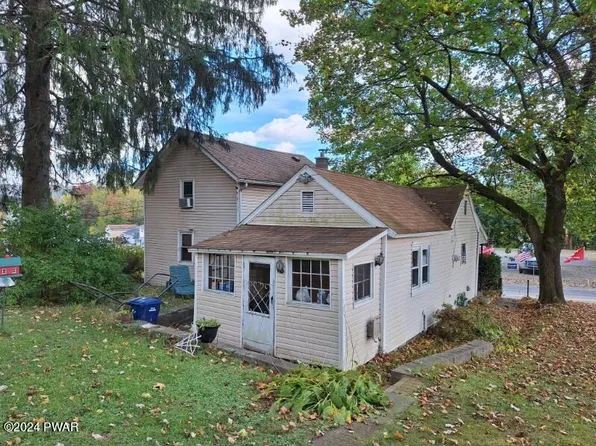 233 Brooklyn St, Carbondale, PA 18407