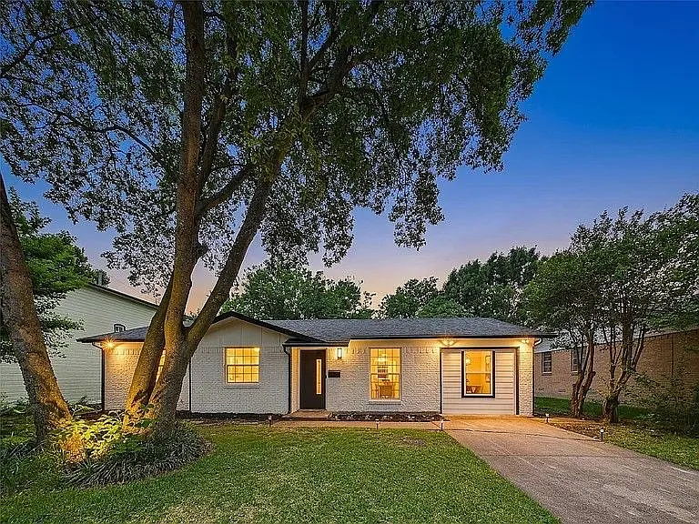 4414 Pineridge Dr — Photo 1