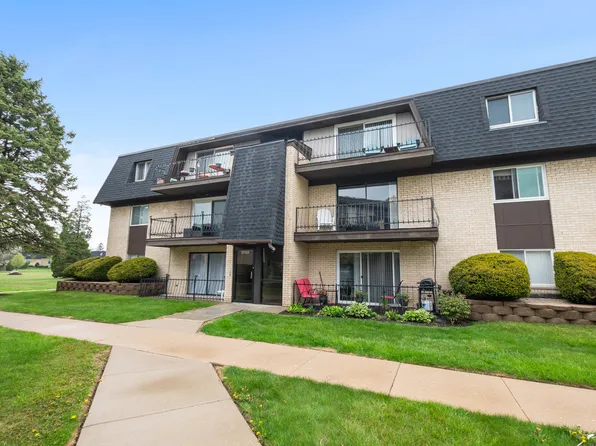 11123 S 84th Ave APT 2B, Palos Hills, IL 60465