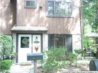 39 Rumson Rd, Staten Island, NY 10314
