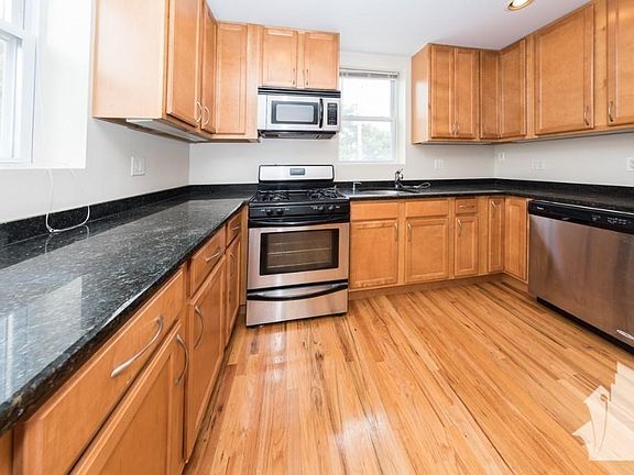 4th image of 2441 N Kildare Ave #313