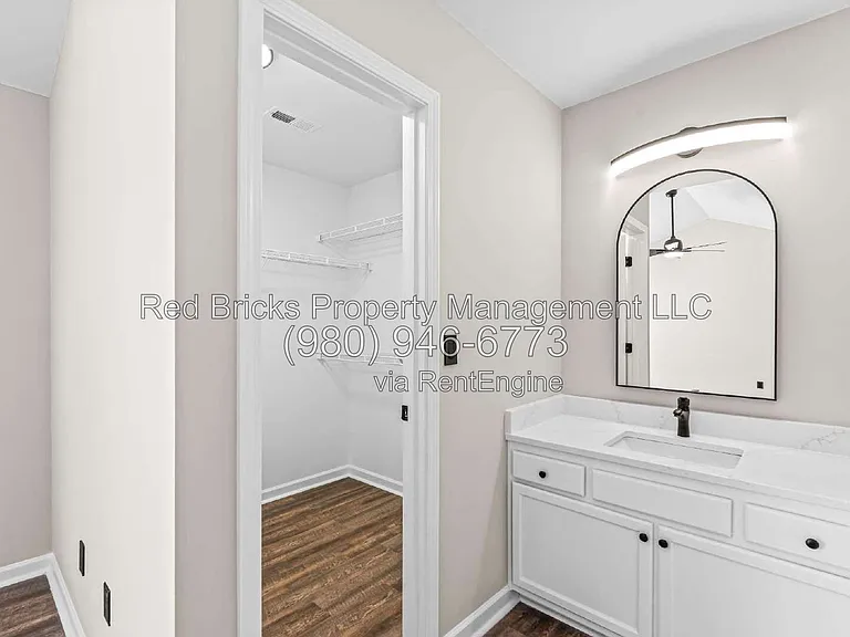 10212 University Park Ln — Photo 18