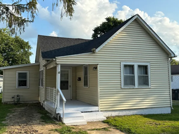 307 E Wilson St, Villa Grove, IL 61956