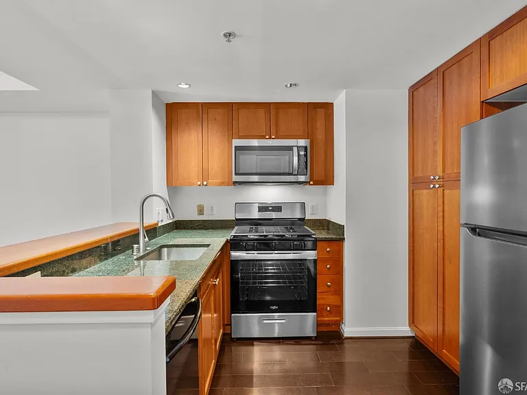 400 Beale St #1310 — Photo 4