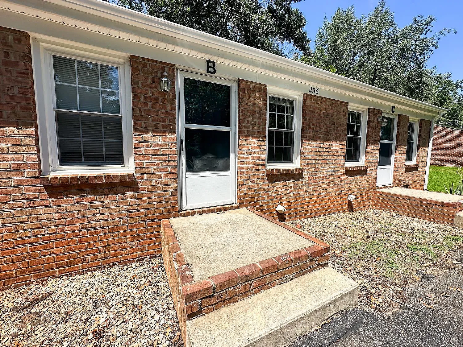 1 bed, 576 sqft, $950 — Photo 2