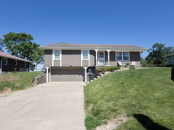 1501 Tamara Dr, Saint Joseph, MO 64506