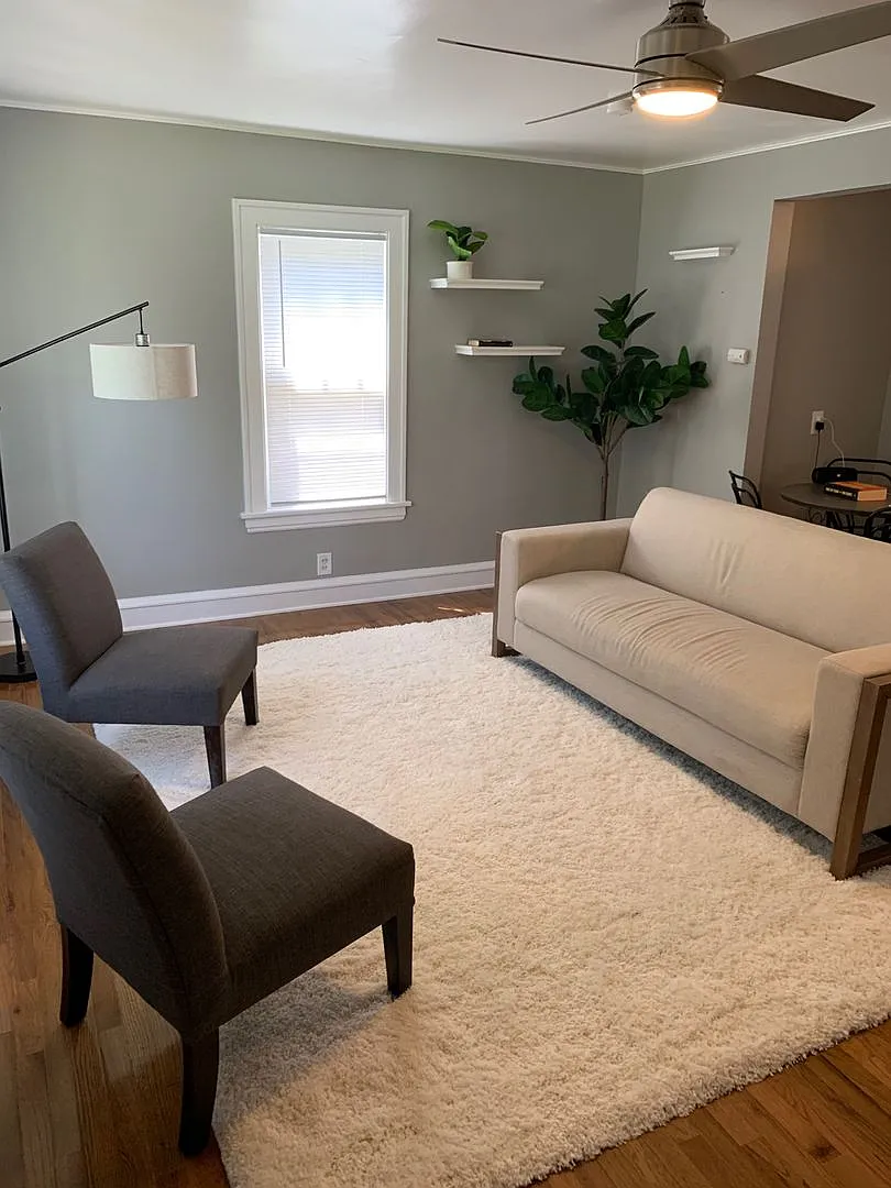 Cozy 2 Bedroom 1 Bathroom Home in South Minneapolis! — Photo 1