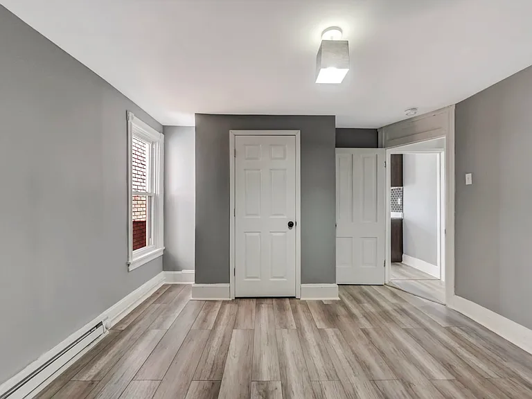 128 E Broad St #C — Photo 13