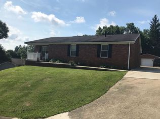 7 Primrose Ln, Bridgeport, WV 26330