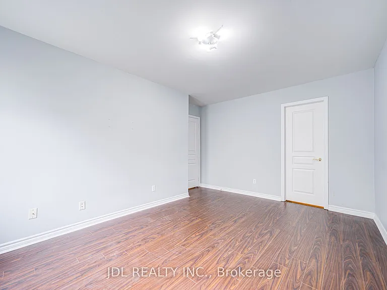 11 Everson Dr #610 — Photo 32
