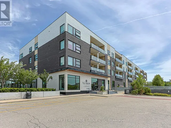 555 William Graham Dr #208, Aurora, ON L4G 3H9