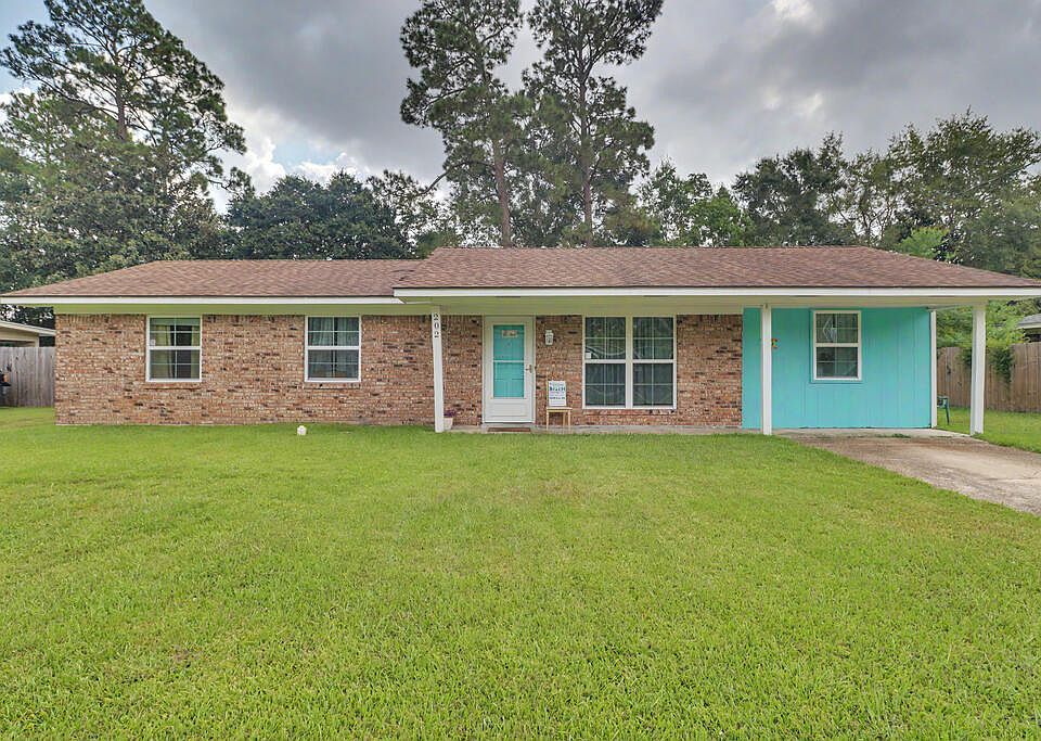 1st image of 220 Sedgewick Dr