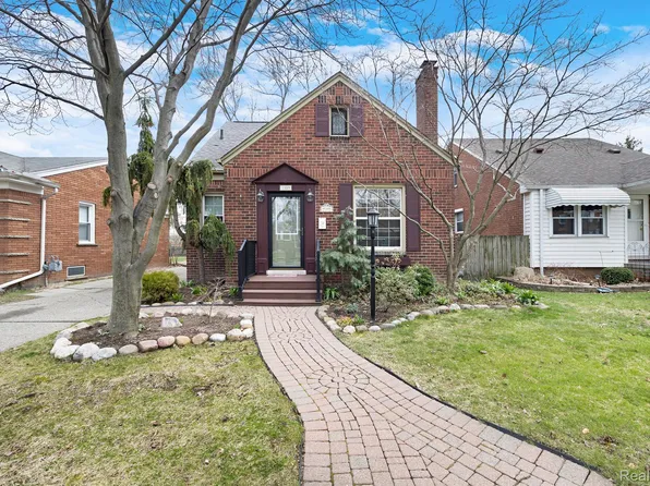 1559 12th St, Wyandotte, MI 48192