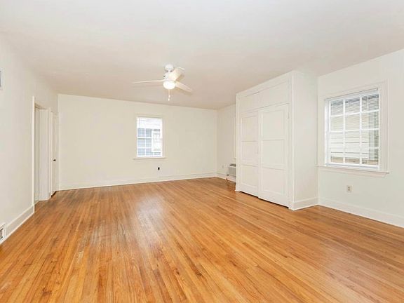 3rd image of 805 Spanish Town Rd #6