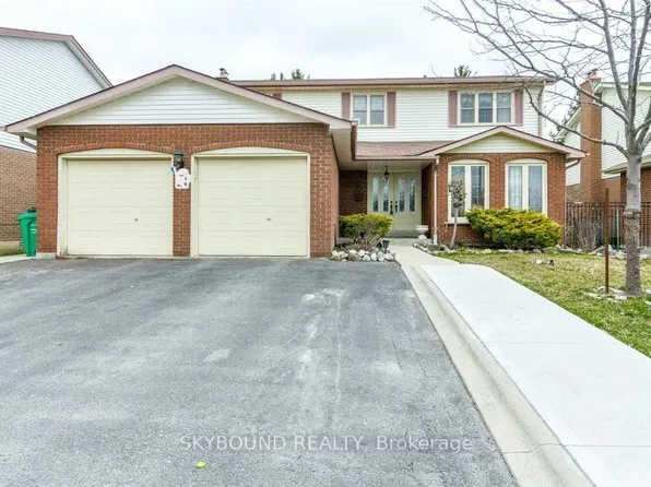 7 Mackay St N, Brampton, ON L6S 2Z9