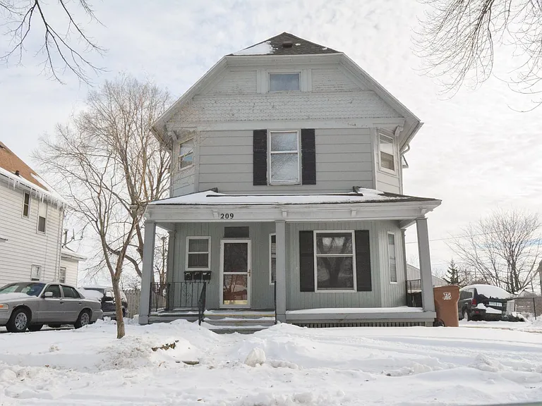209 S Pearl St — Photo 7