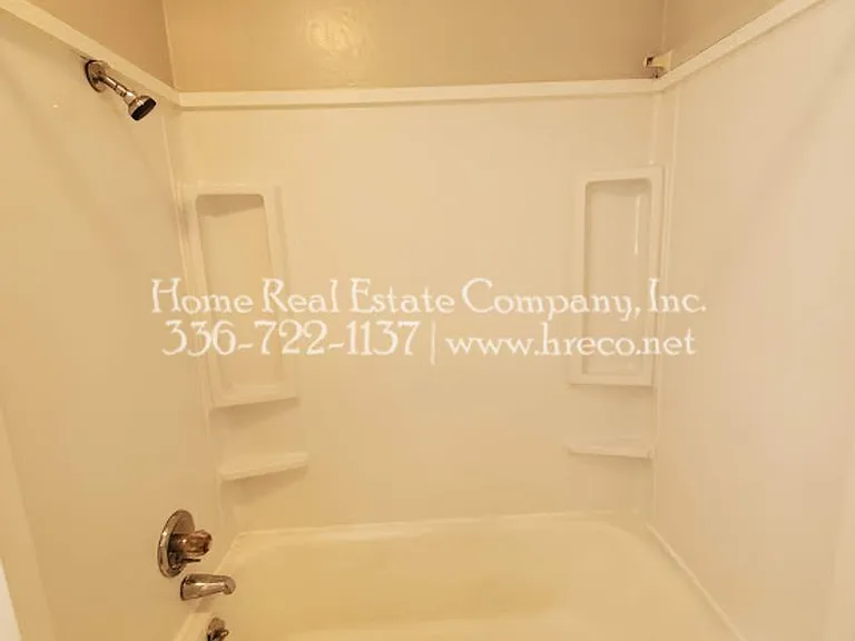 1354 Westbrook Plaza Dr — Photo 11