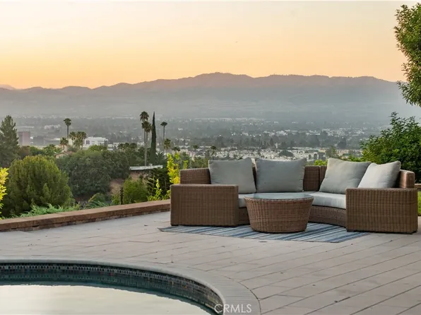 4347 Coronet Dr, Encino, CA 91316