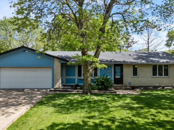 10251 Nightingale St NW, Coon Rapids, MN 55433