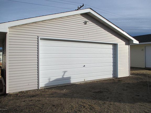 4th image of 206 2nd St