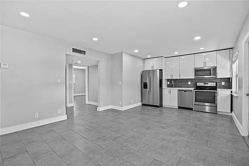 1470 N Dixie Hwy Photo 1