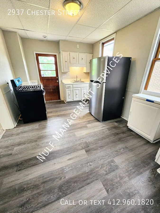 2 bed, 1 bath plus bonus room in Mckeesport — Photo 2