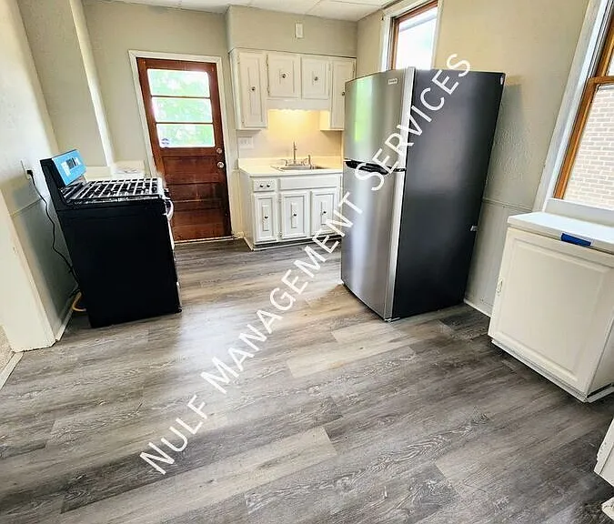 2937 Chester St — Photo 2