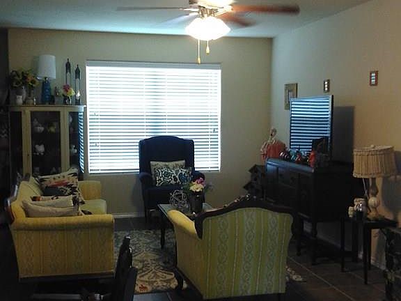 4th image of 417 La Vaca Dr